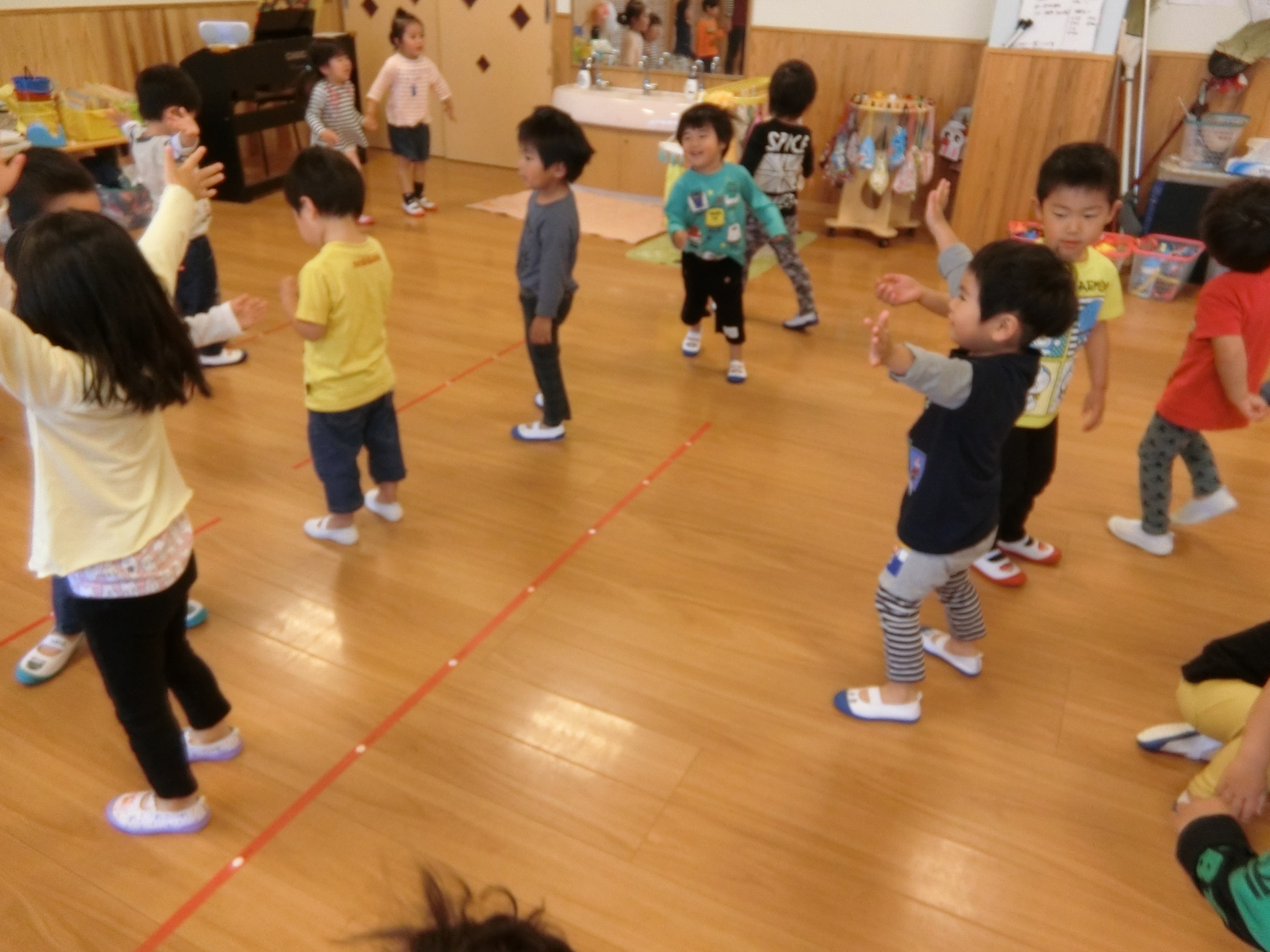 踊りたいっ ３歳児 つき組 白川グループ 社会福祉法人白川園 学校法人吉良学園 医療法人白川会 のホームページです 白川グループ 社会福祉法人白川園 学校法人吉良学園 医療法人白川会 のホームページです